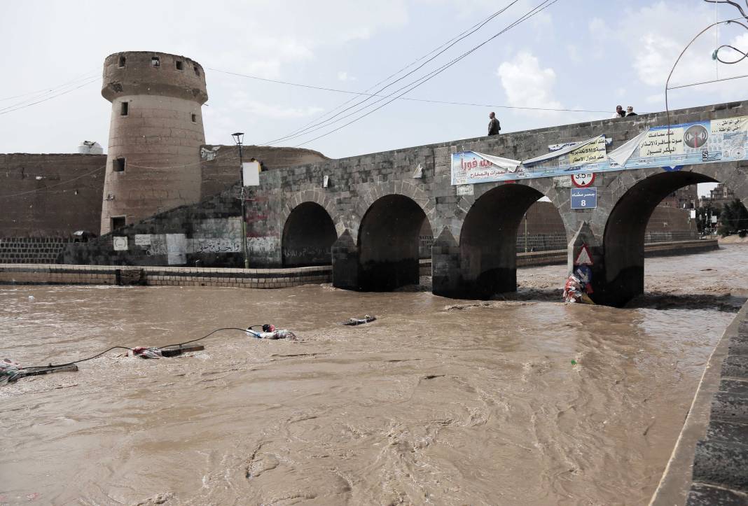 Yemen'de sel felaketi: 6 kişi öldü, 430 ev yıkıldı 7